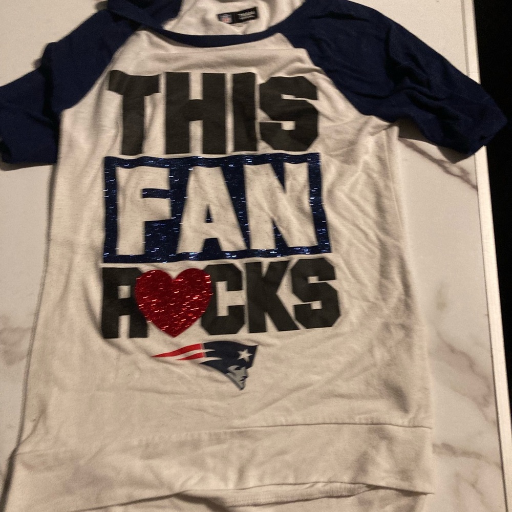 Girls medium New England Patriots T-shirt